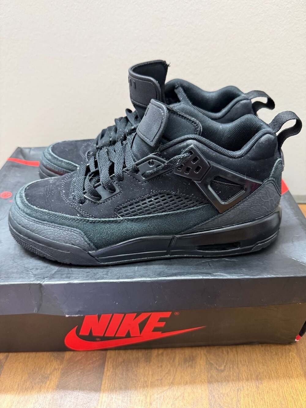 Nike Air Jordan 4 Retro Black Cat Youth Size 6.5Y